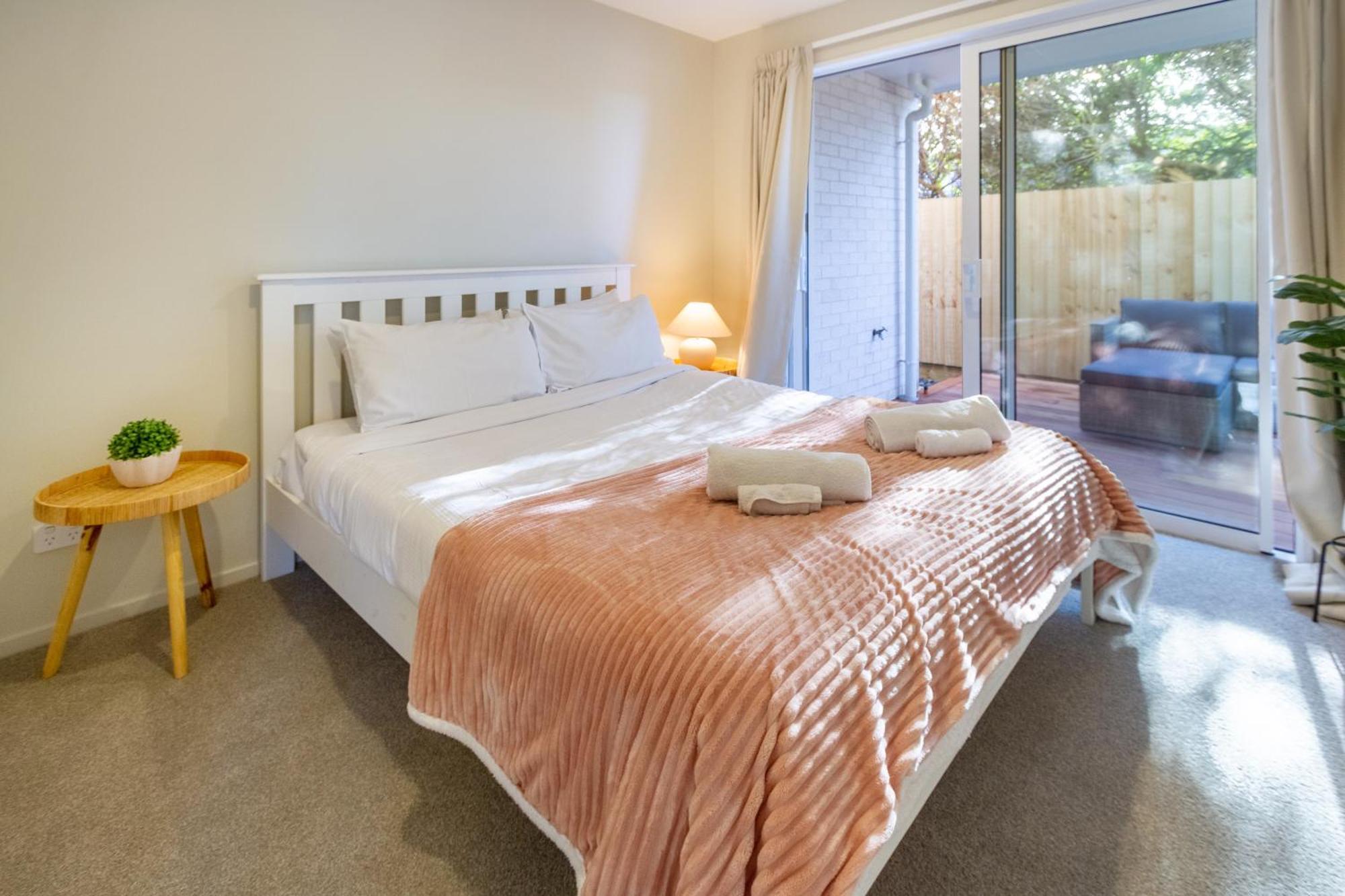 Luxury Beachside Living Elegant 3-Bedroom Haven Christchurch Exterior foto