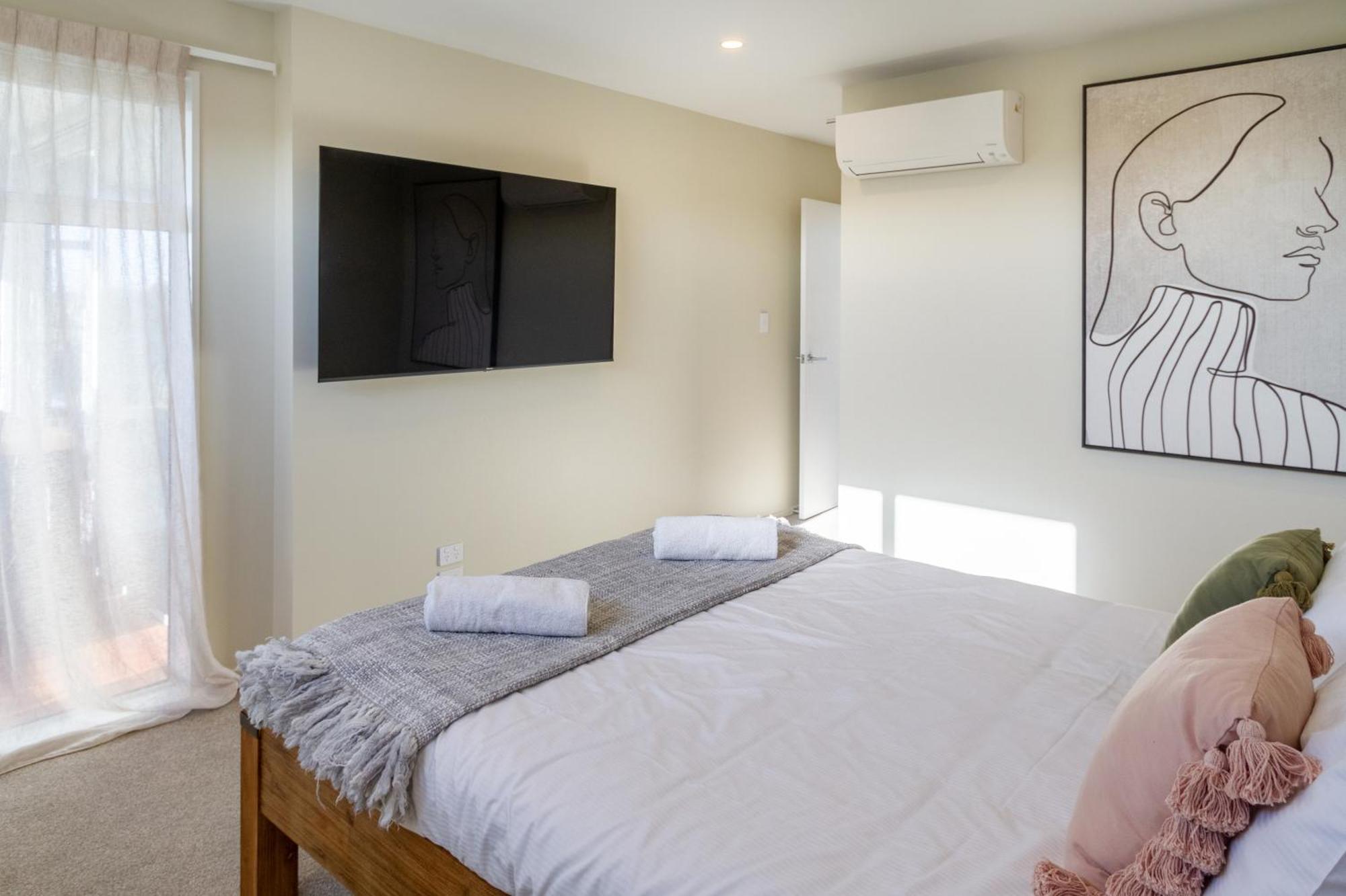 Luxury Beachside Living Elegant 3-Bedroom Haven Christchurch Exterior foto