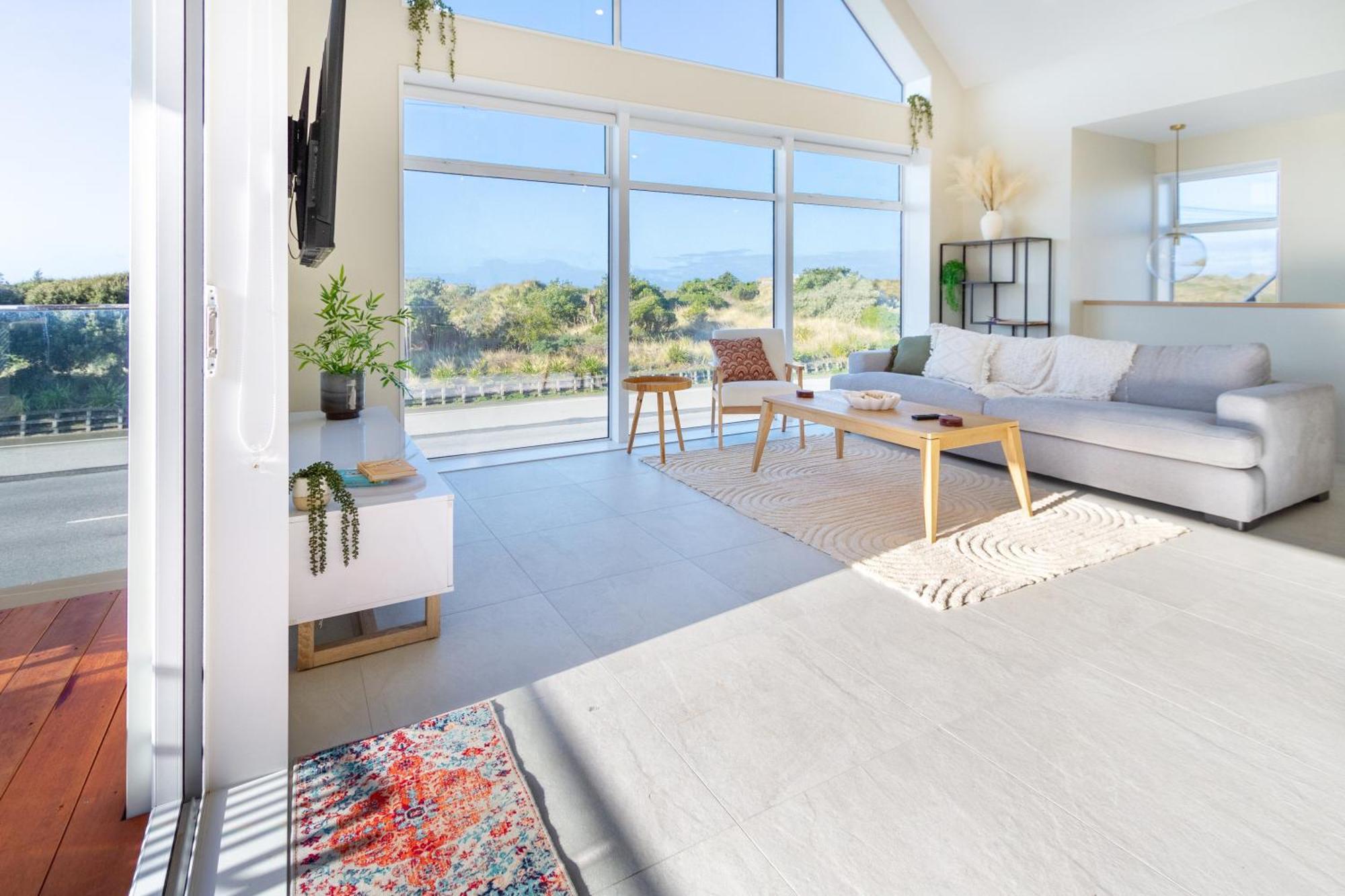 Luxury Beachside Living Elegant 3-Bedroom Haven Christchurch Exterior foto