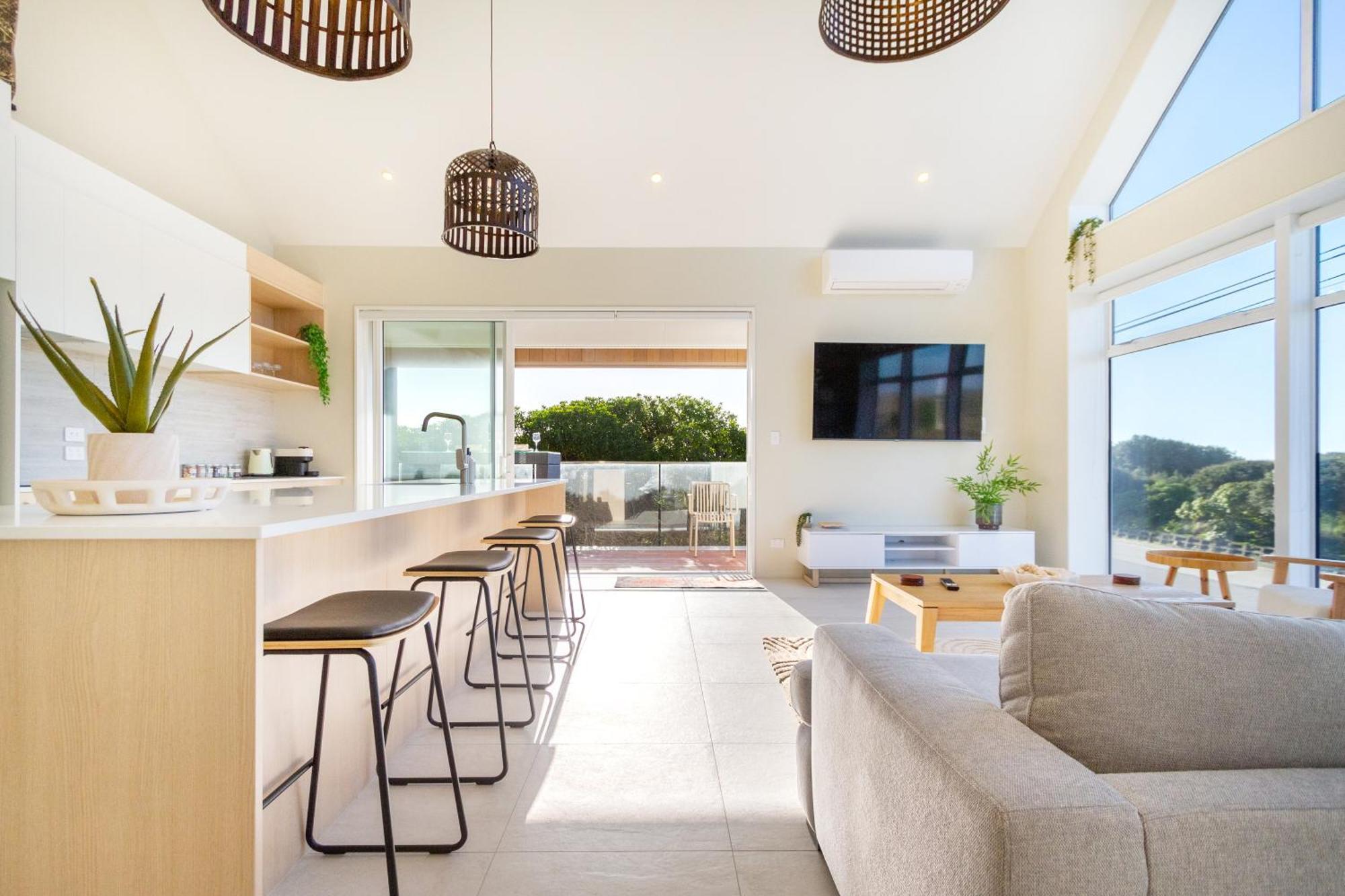 Luxury Beachside Living Elegant 3-Bedroom Haven Christchurch Exterior foto