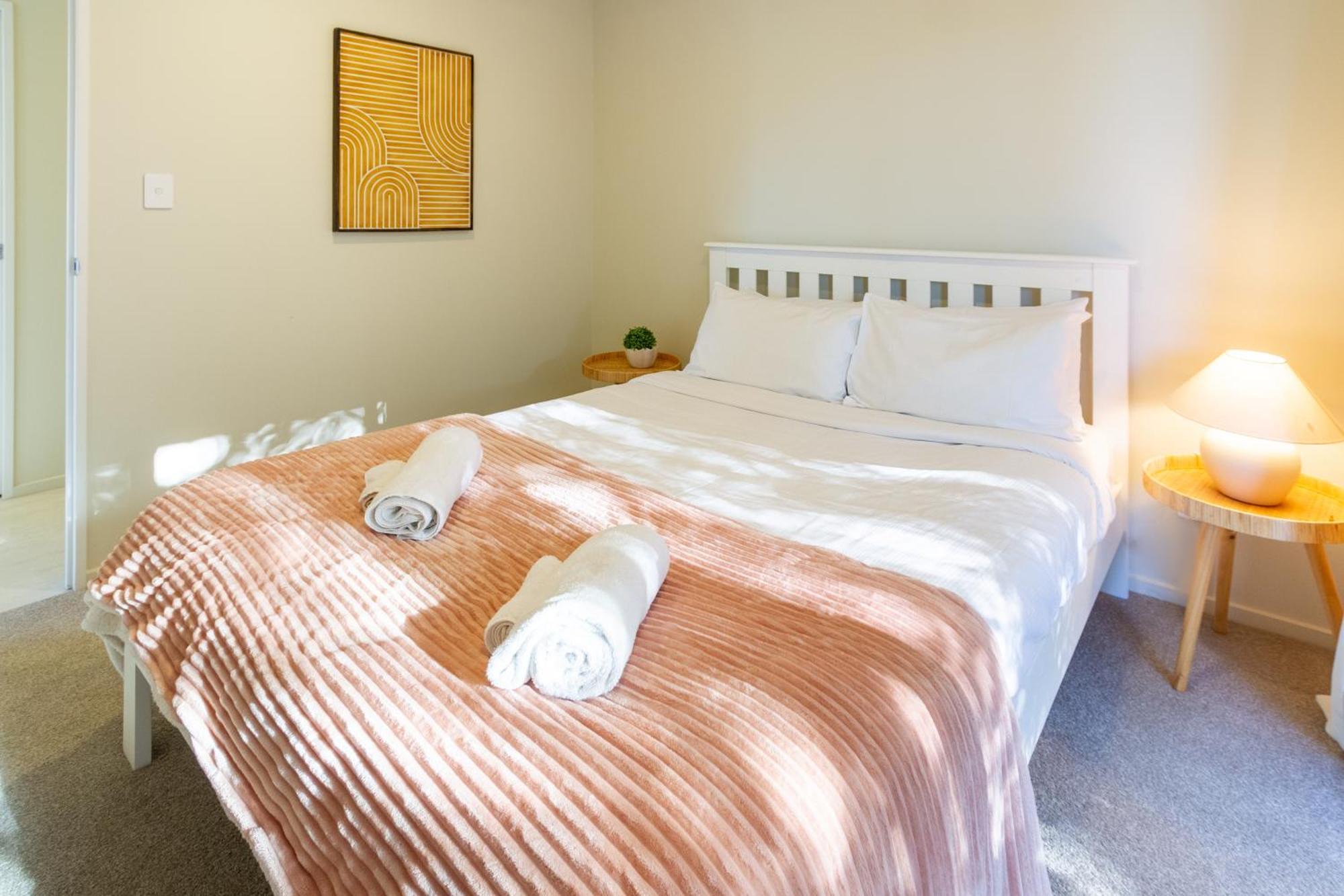 Luxury Beachside Living Elegant 3-Bedroom Haven Christchurch Exterior foto